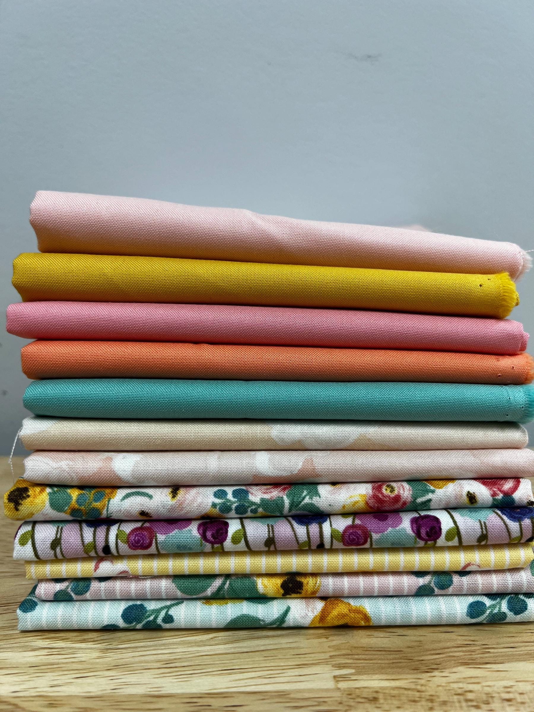 Riley Blake Designs | Curated Fat Quarter Bundle: Painterly Petals & Posies (12 Fat Quarters)