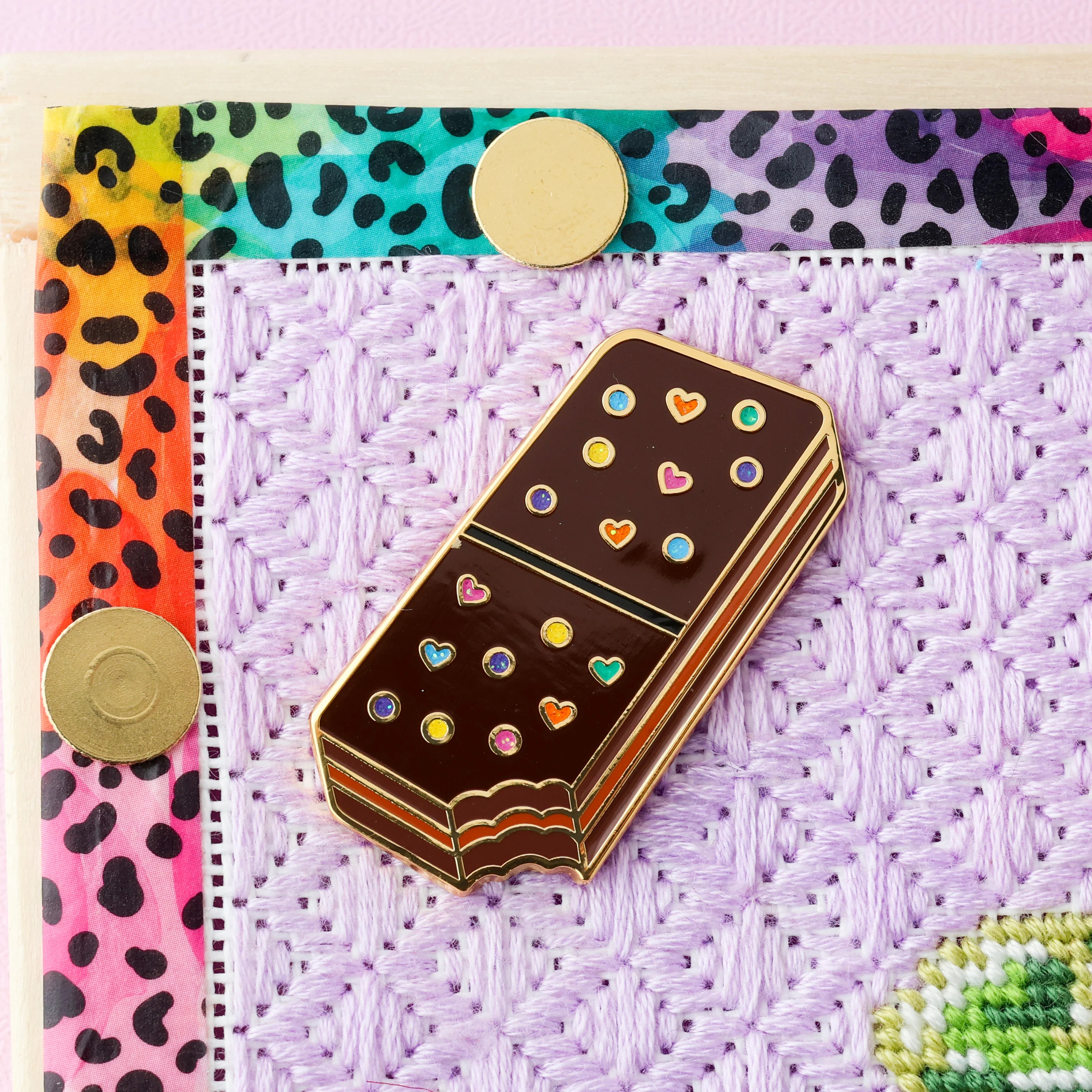 Glitterland | Rainbow Brownie Needle Minder