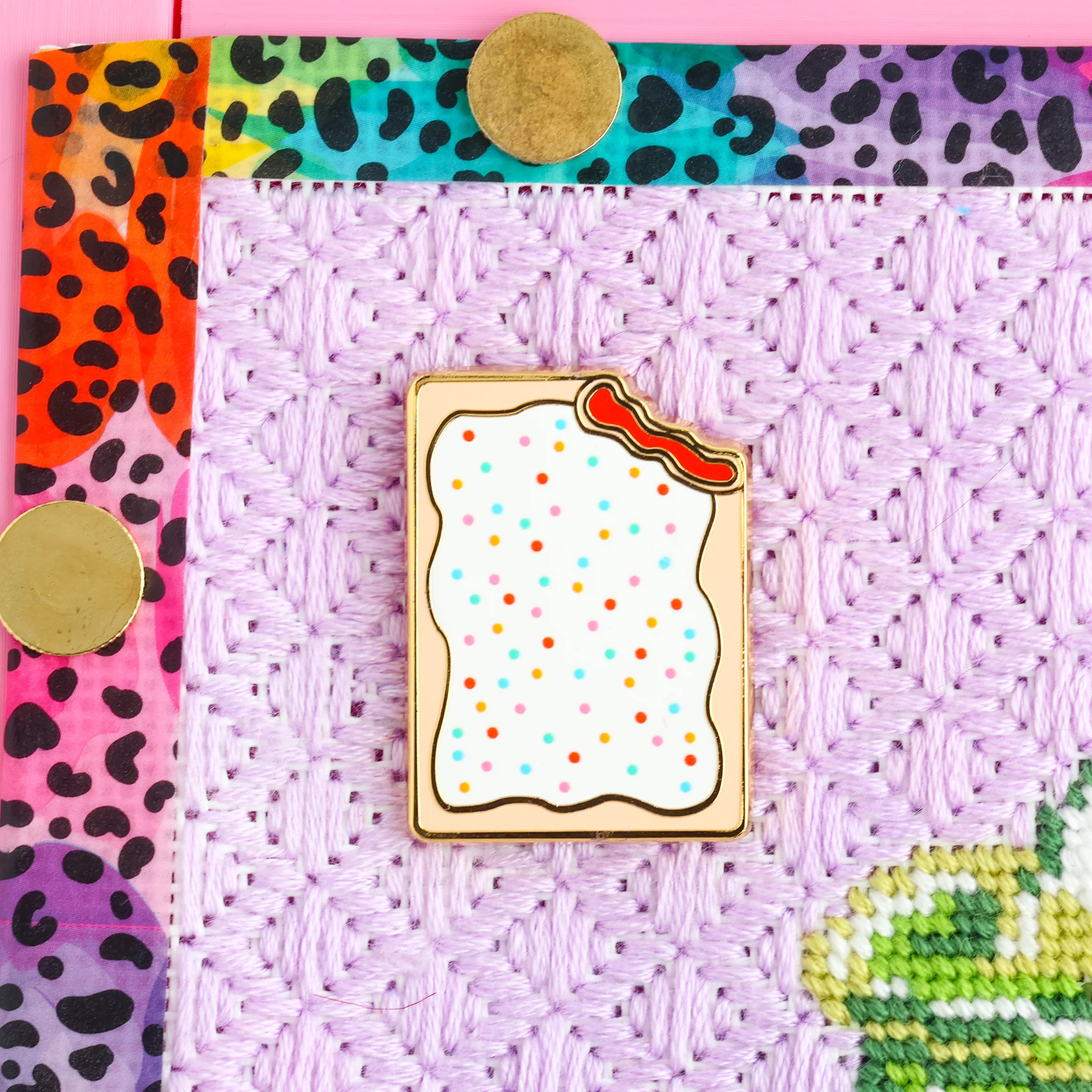 Glitterland | Toaster Pastry Needle Minder