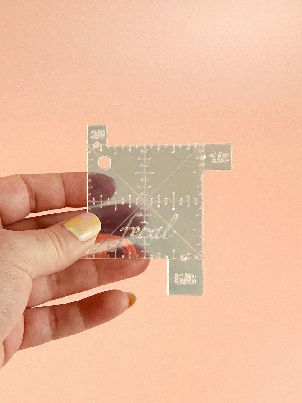 Iridescent seam gauge